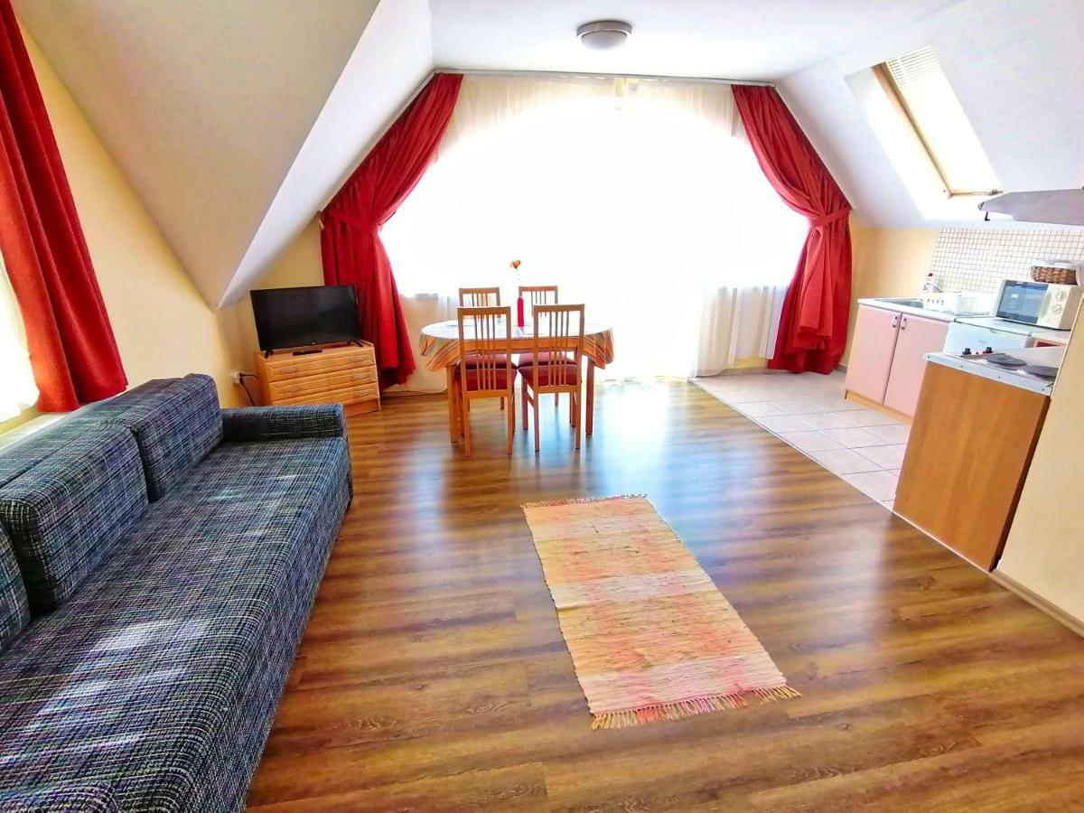 Villa Aida Apartman Hajduszoboszlo Ngoại thất bức ảnh