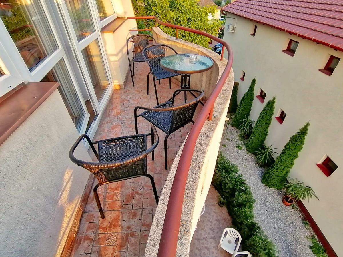 Villa Aida Apartman Hajduszoboszlo Ngoại thất bức ảnh