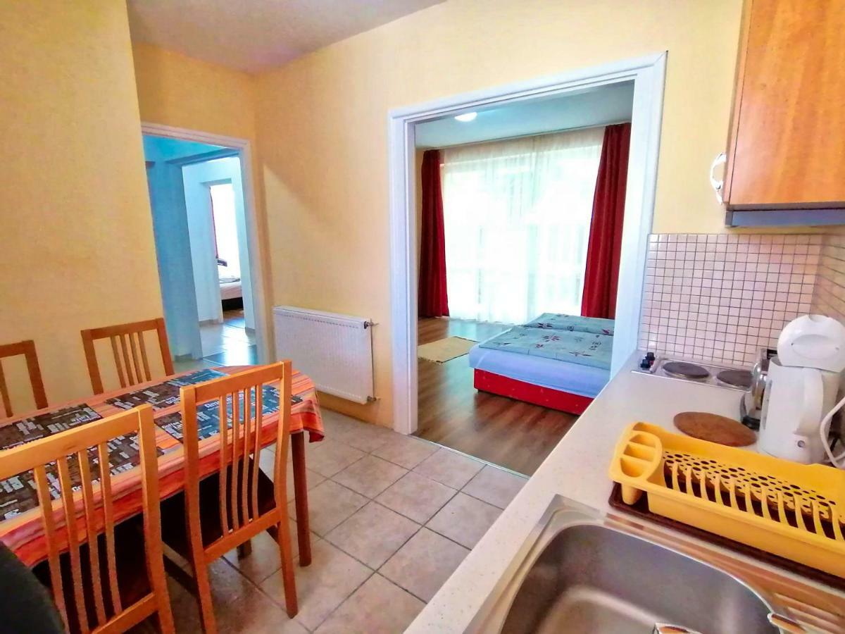Villa Aida Apartman Hajduszoboszlo Ngoại thất bức ảnh