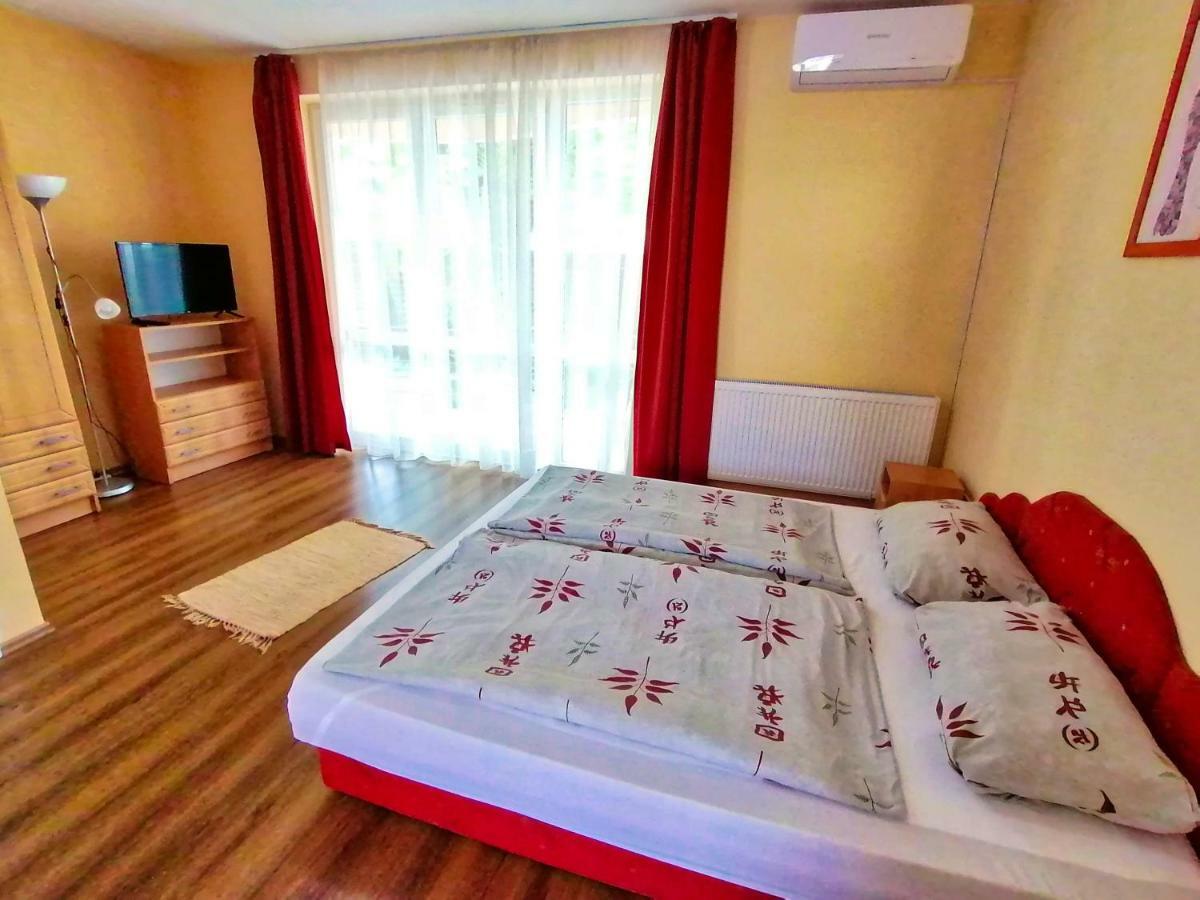 Villa Aida Apartman Hajduszoboszlo Ngoại thất bức ảnh