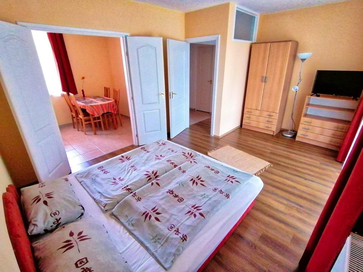 Villa Aida Apartman Hajduszoboszlo Ngoại thất bức ảnh
