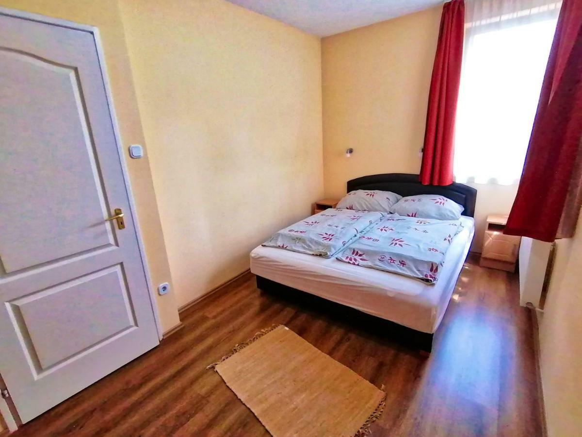 Villa Aida Apartman Hajduszoboszlo Ngoại thất bức ảnh
