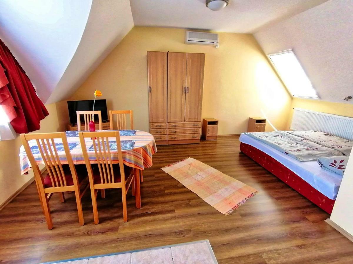 Villa Aida Apartman Hajduszoboszlo Ngoại thất bức ảnh