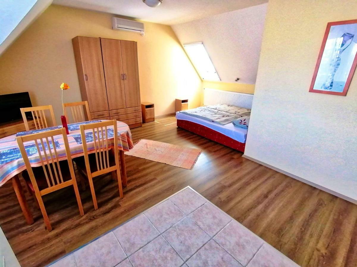Villa Aida Apartman Hajduszoboszlo Ngoại thất bức ảnh