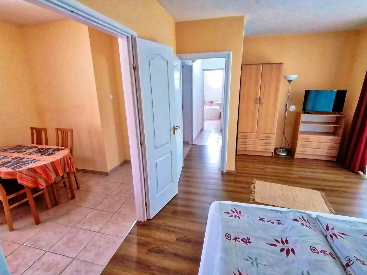 Villa Aida Apartman Hajduszoboszlo Ngoại thất bức ảnh