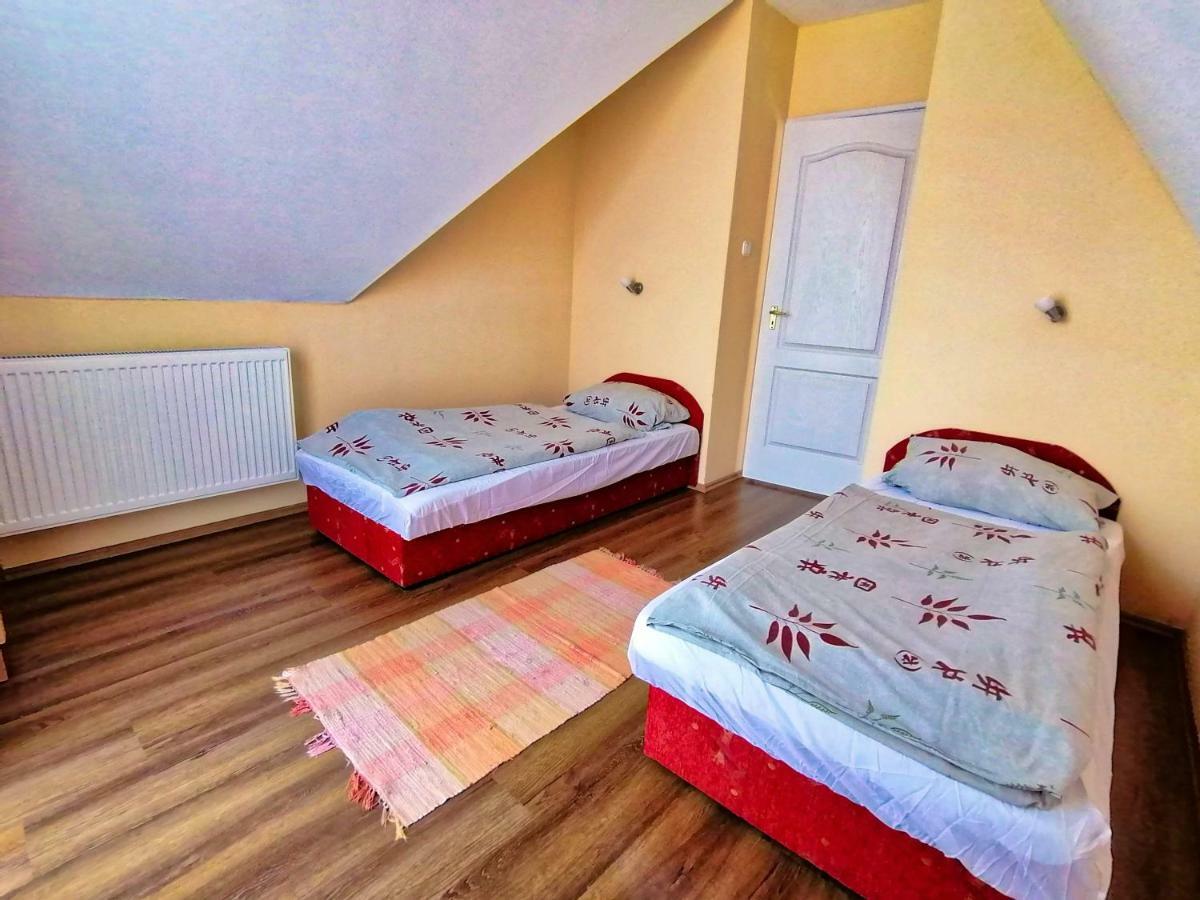 Villa Aida Apartman Hajduszoboszlo Ngoại thất bức ảnh
