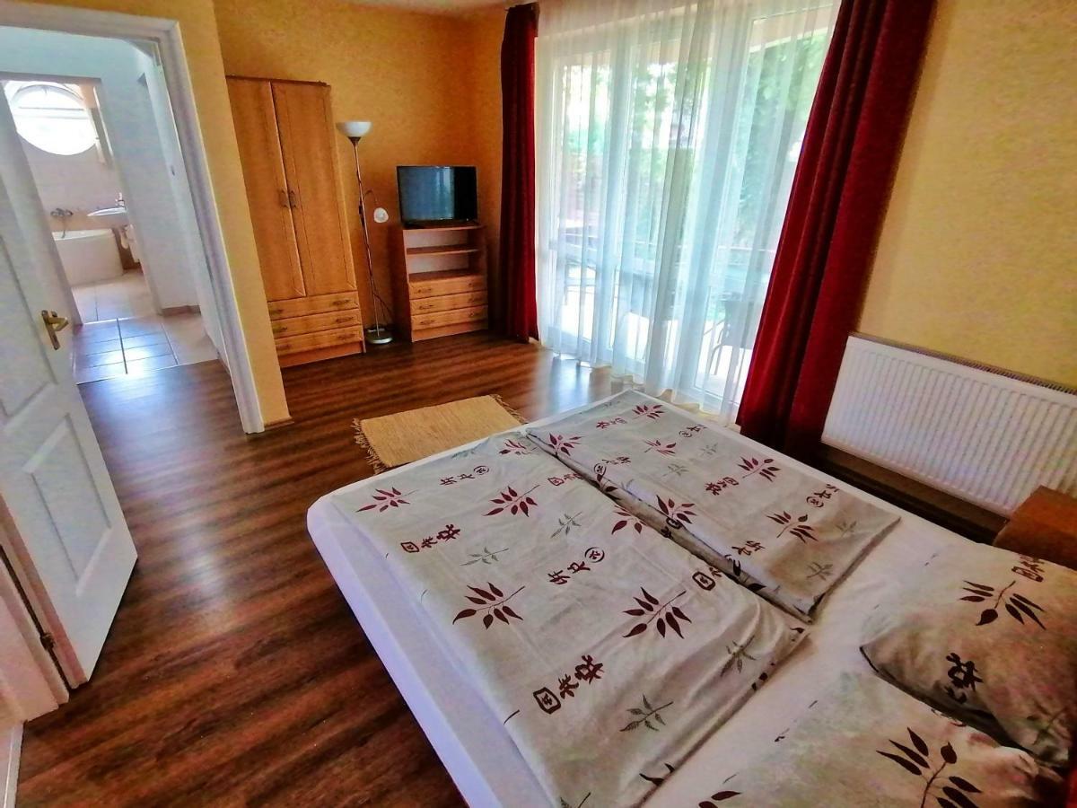 Villa Aida Apartman Hajduszoboszlo Ngoại thất bức ảnh