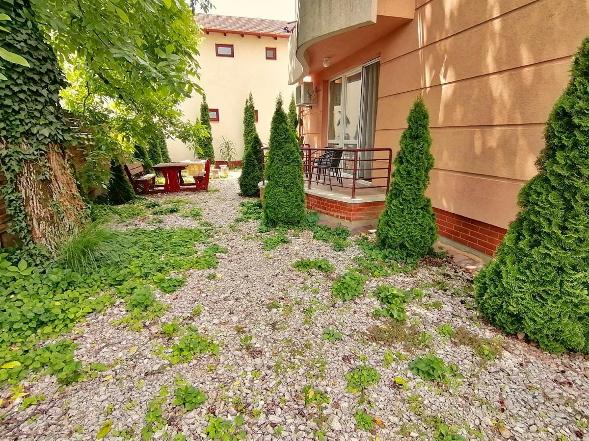 Villa Aida Apartman Hajduszoboszlo Ngoại thất bức ảnh