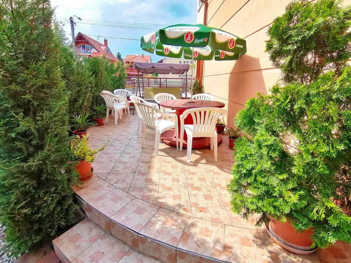 Villa Aida Apartman Hajduszoboszlo Ngoại thất bức ảnh