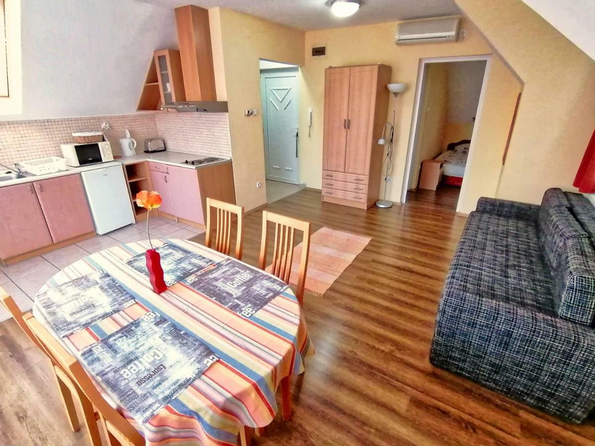Villa Aida Apartman Hajduszoboszlo Ngoại thất bức ảnh