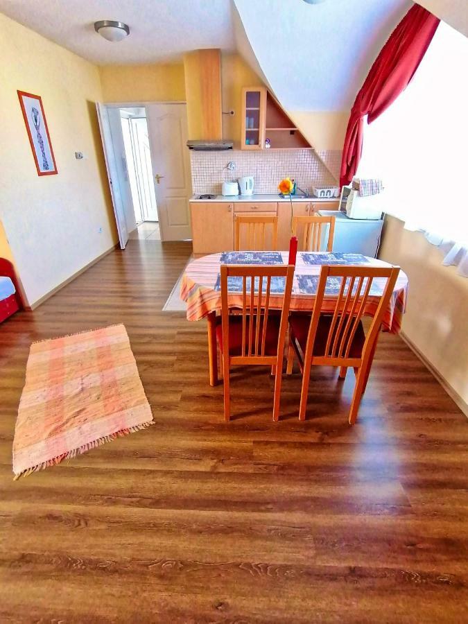 Villa Aida Apartman Hajduszoboszlo Ngoại thất bức ảnh