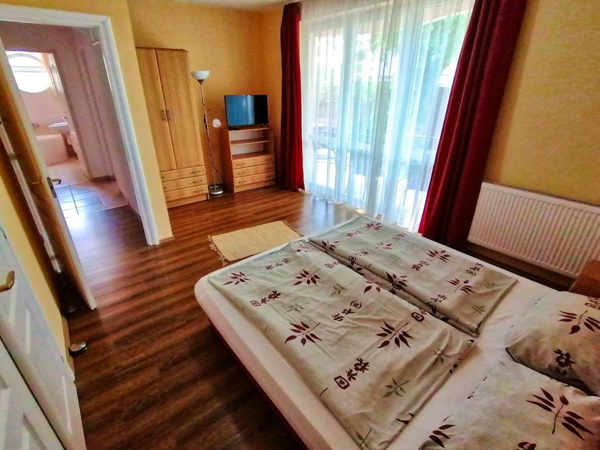 Villa Aida Apartman Hajduszoboszlo Ngoại thất bức ảnh