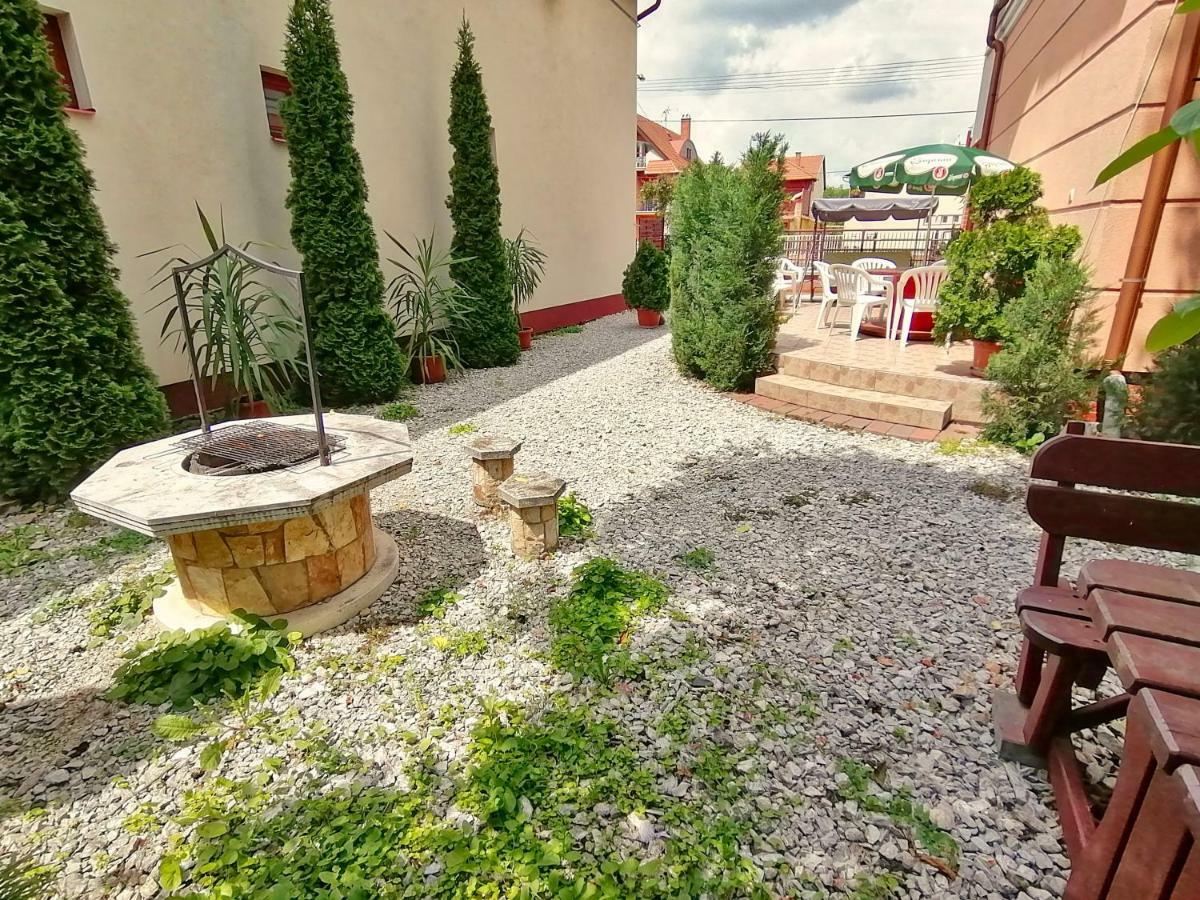 Villa Aida Apartman Hajduszoboszlo Ngoại thất bức ảnh