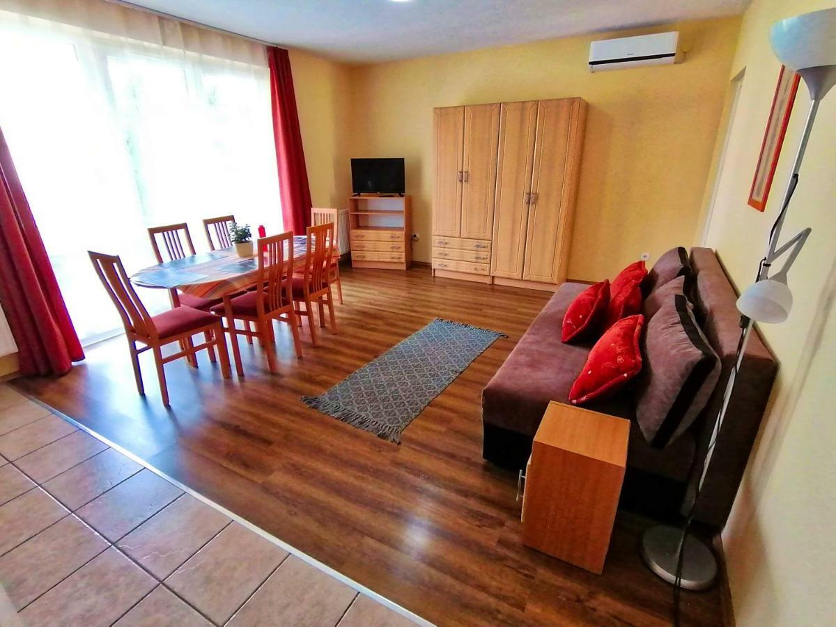 Villa Aida Apartman Hajduszoboszlo Ngoại thất bức ảnh