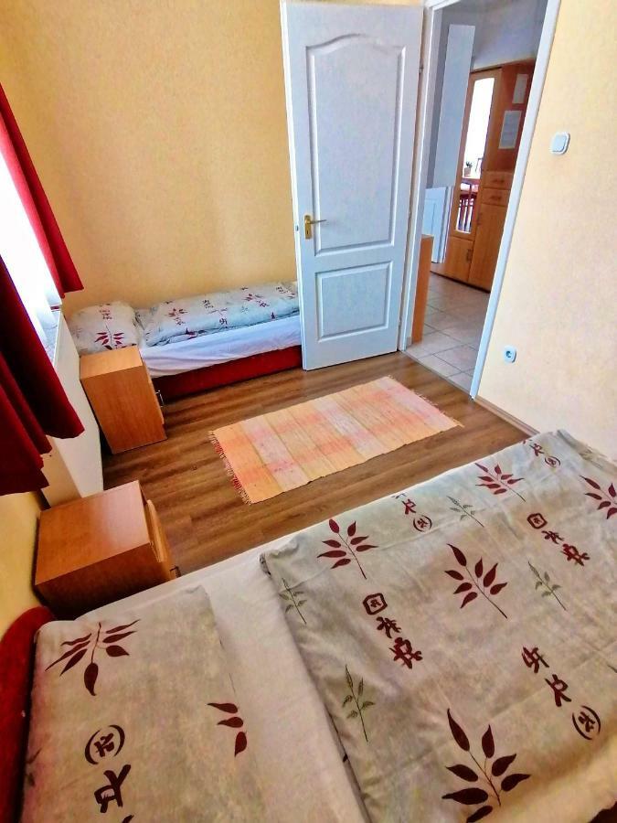 Villa Aida Apartman Hajduszoboszlo Ngoại thất bức ảnh