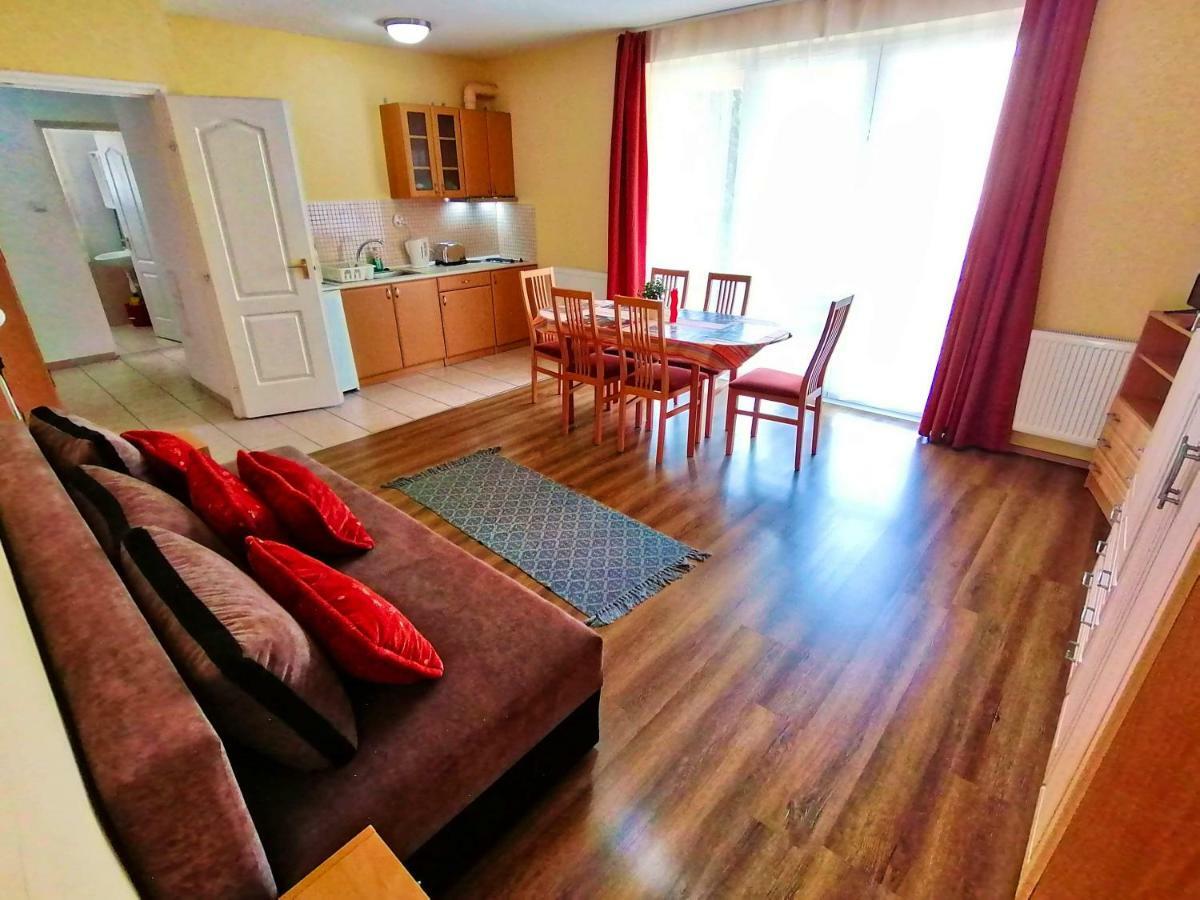Villa Aida Apartman Hajduszoboszlo Ngoại thất bức ảnh