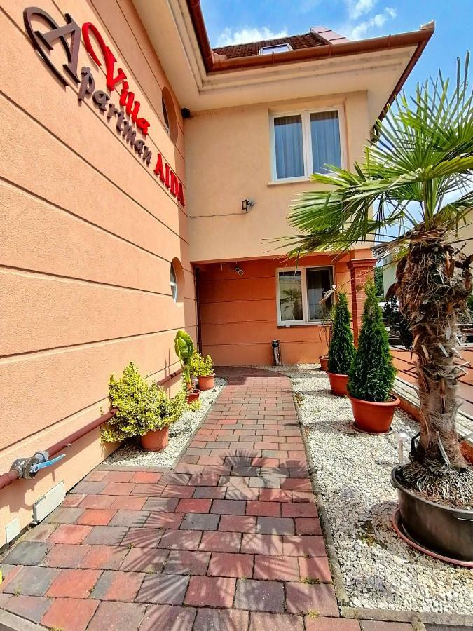 Villa Aida Apartman Hajduszoboszlo Ngoại thất bức ảnh